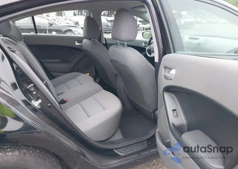 2017 Kia Forte Lx из США, поврежденный, VIN 3KPFK4A77HE127841